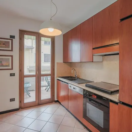 Apartment Casa Mary Tre - Attico Con Terrazza A 2 Passi Dal Sirmione